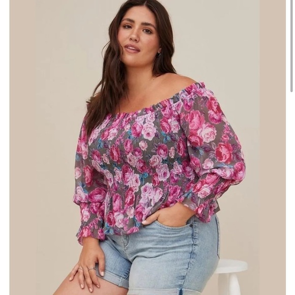 Torrid Crinkle Chiffon Smocked Waist Off-Shoulder Crop Top Sold Out - Picture 2 of 10